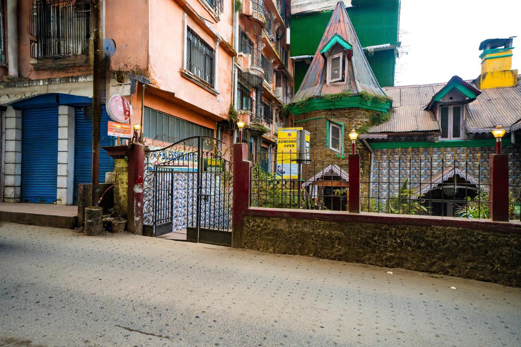 Monratino Himadrie -2 Mins Walk From Mall Road - All Rooms Have Kanchenjunga Mountain View Νταρτζίλινγκ Εξωτερικό φωτογραφία